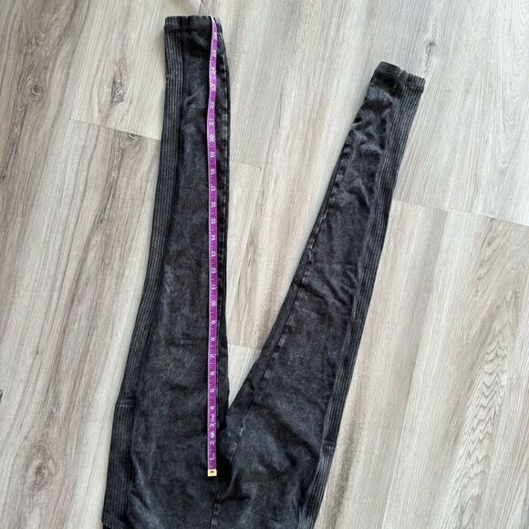 offline by aerie OG leggings hi-rise charcoal leggings with pockets XS - Picture 8 of 9